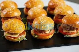 TRAITEUR,GATEAUX D'EVENEMENTS,