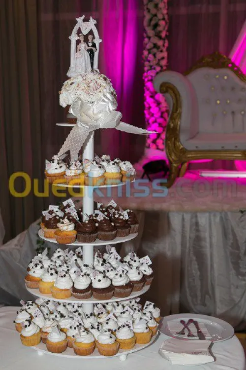 TRAITEUR,GATEAUX D'EVENEMENTS,