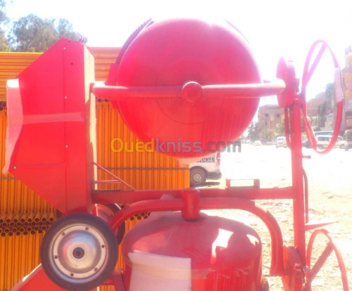 Bétonnière Electrique Tractable 260L