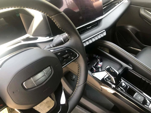 Geely Coolray 2025 