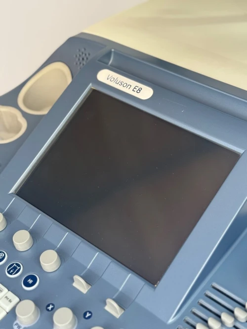 ECHOGRAPHE GE voluson E8