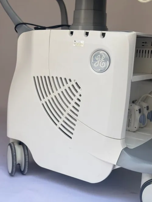 ECHOGRAPHE GE voluson E8