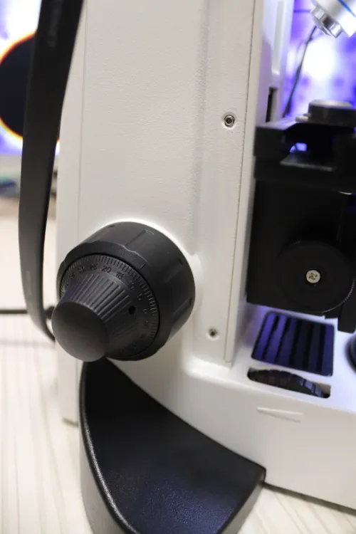 MICROSCOPE BINOCULAIRE - TRINOCULAIRE 