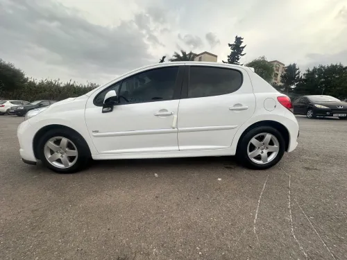 Peugeot 207 2012 Fennec