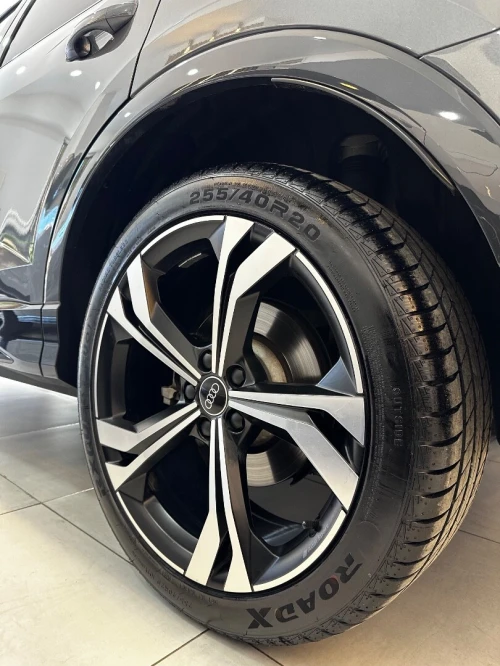 Audi Q3 2025 S lien