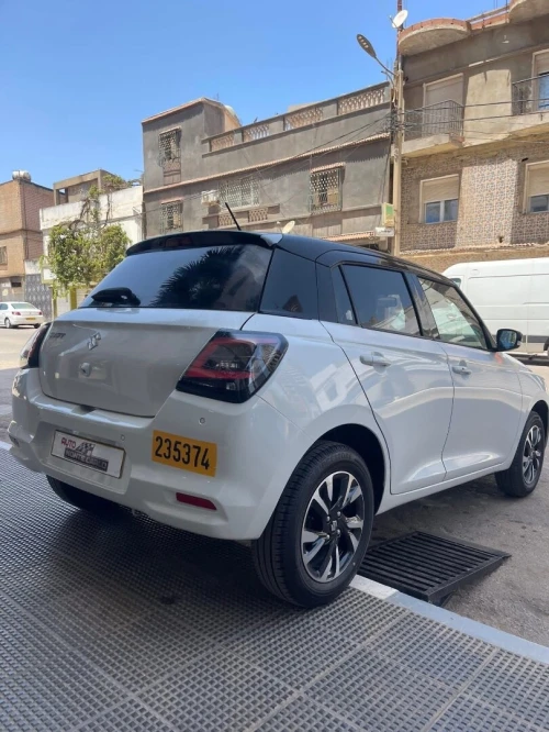 Isuzu Swift 2025 Monte carlo