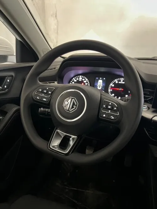 MG MG5 2026 M5