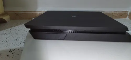 PlayStation 4 slim 1To