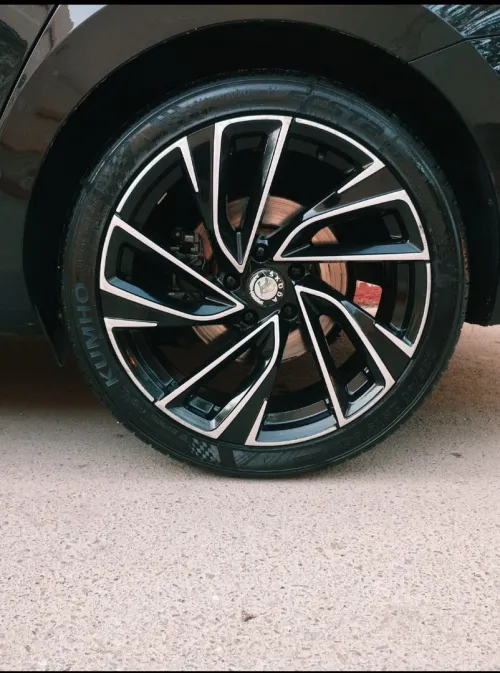 Skoda Superb 2021 Laurin&Klement