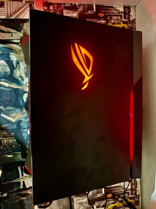 ASUS ROG Strix Scar 15/ 300hz État : Très bon état+ vontilateur