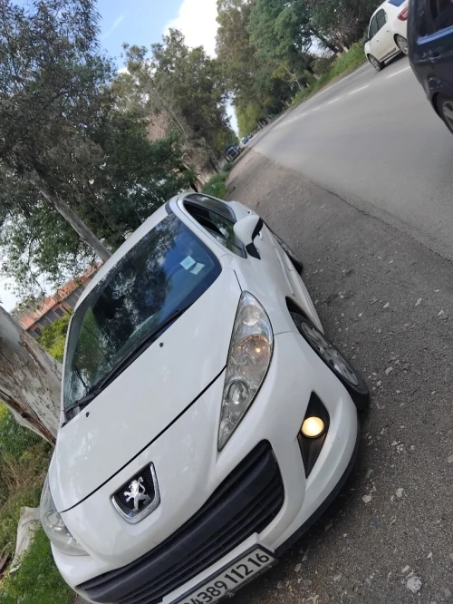 Peugeot 207 2012 Fennec