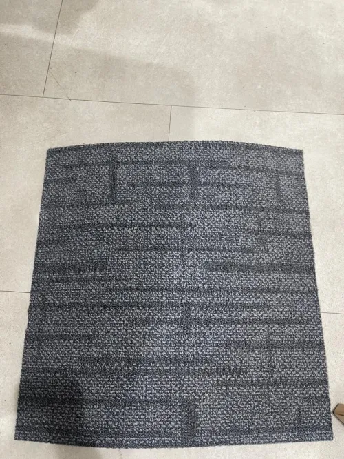 moquette en dalles 50x50
