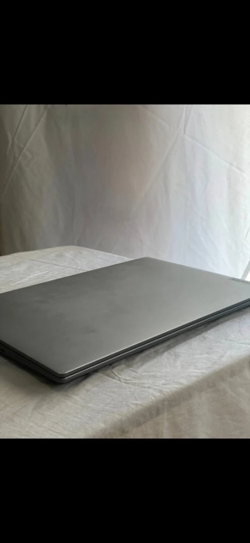 حاسوب محمول Lenovo i3 بحالة جديدة شاشة 15 بوصة