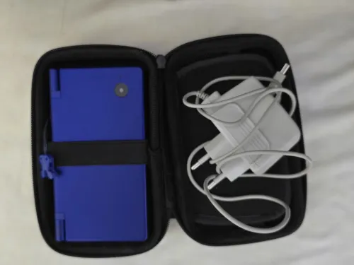 Nintendo DSi |  أزرق مفلاشية نظيفة بزاف و في حالة ممتازة + 32GB اكثر من 60 لعبة و تقدر تزيد اكثر بكثير