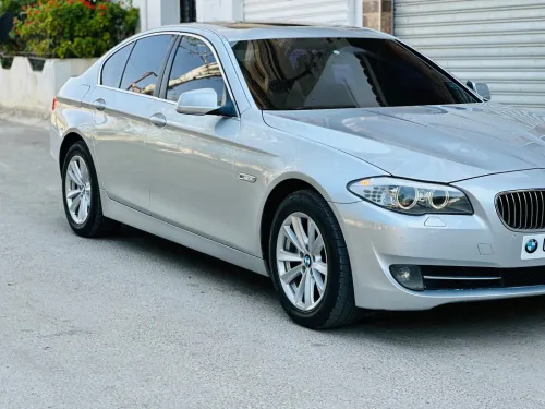 BMW Série 5 2011 528i sport