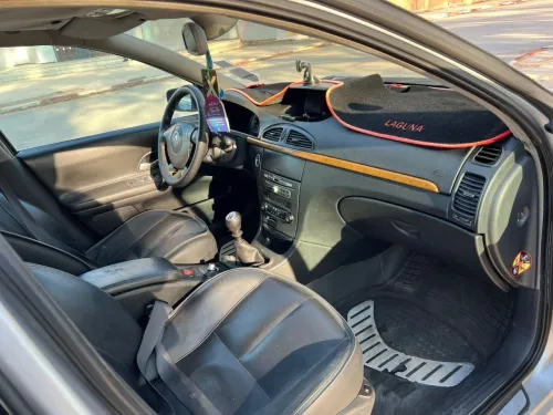 Renault Laguna 2 2001 Initial paris