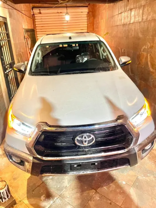 Toyota Revo  2026 Rivou hliux 2026 عماني SR5 4X4