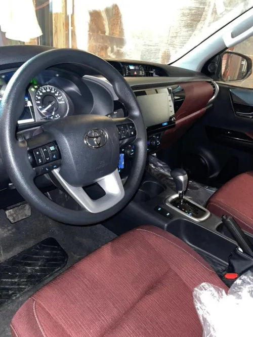 Toyota Revo  2026 Rivou hliux 2026 عماني SR5 4X4