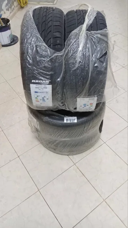 Pneus radar 205/45ZR17