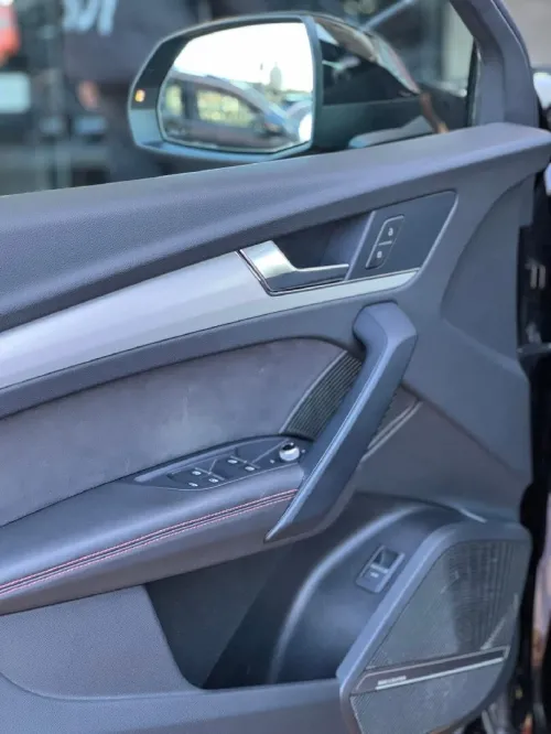 Audi Q5 2023 Slin