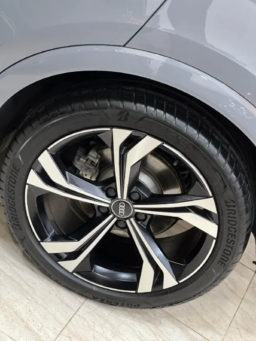Audi Q3 2024 Slin