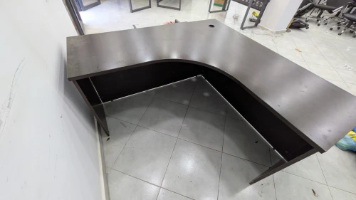 Bureau de coin forme L