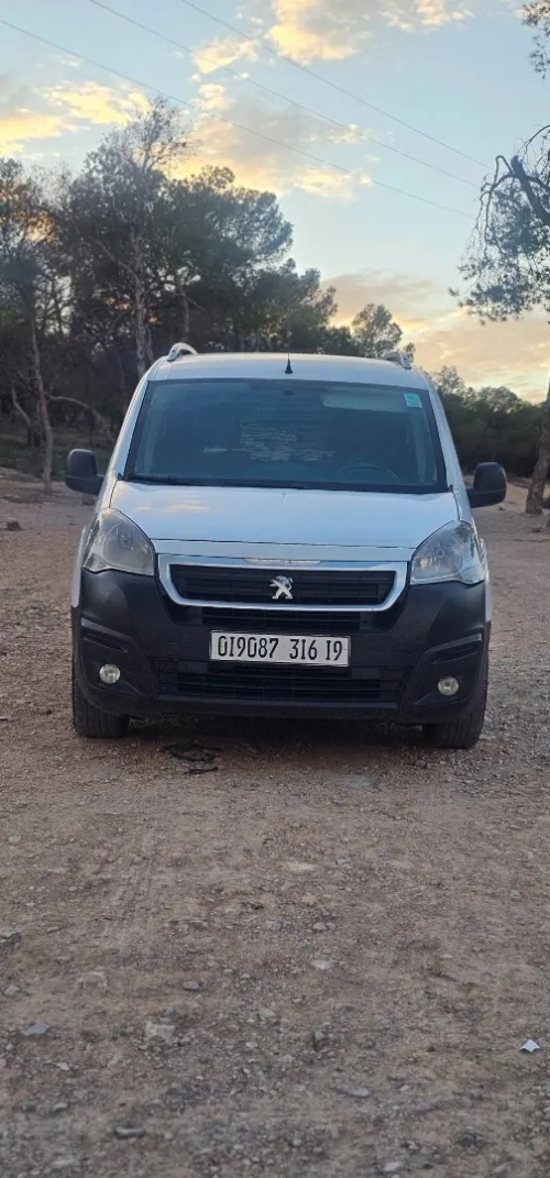 Peugeot Partner 2016 B9