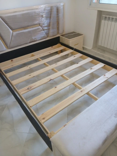 chambre a coucher bois rouge