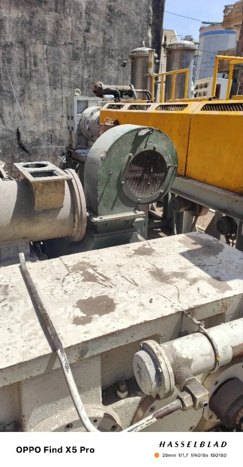 Extrudeuse et granulatrice