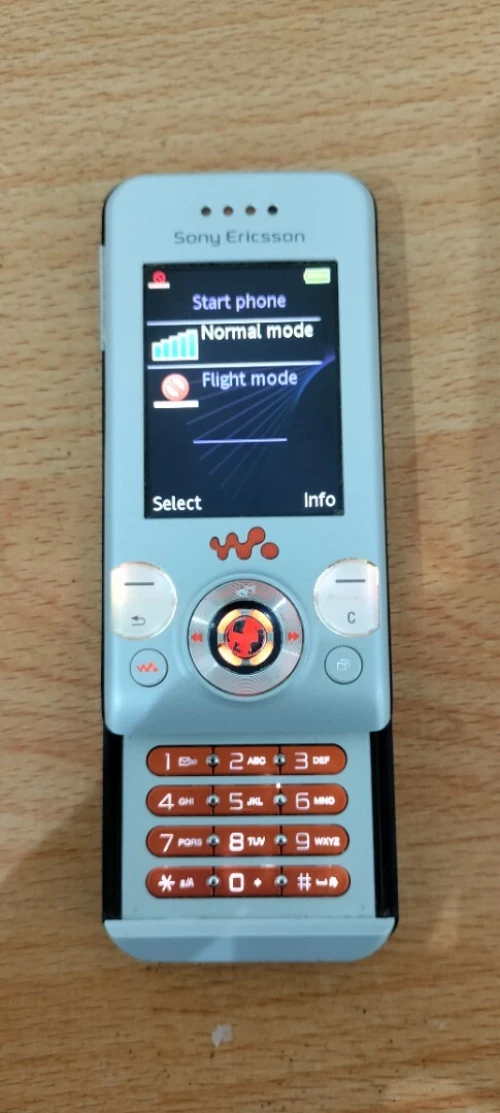 Sony ericsson W580i