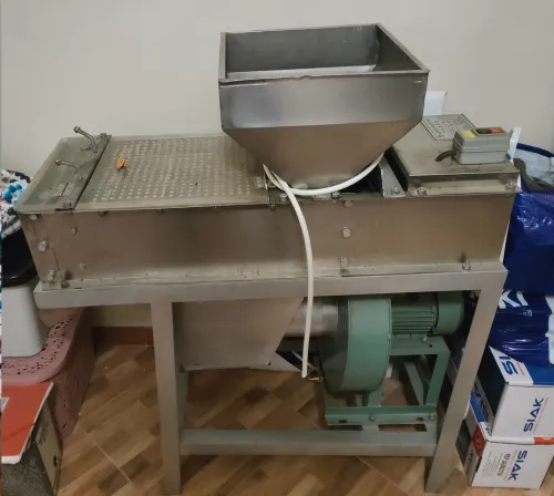 Eplucheuse cacahuètes 150kg/heure  380V