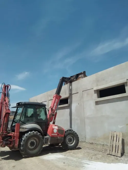 Manitou Retrochargeur 2005