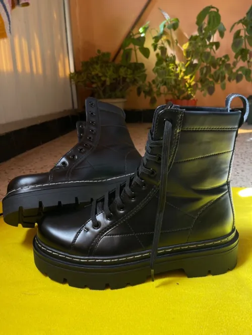 Bottes zara original couleur noire pointeur 40