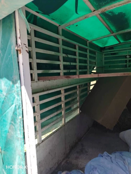 unE benne camion HUYNDAI H100