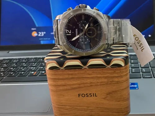 Montre Fossil homme d'origine scellé venu du canada