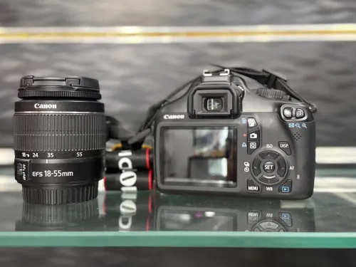 Canon 1100 D  668 clik