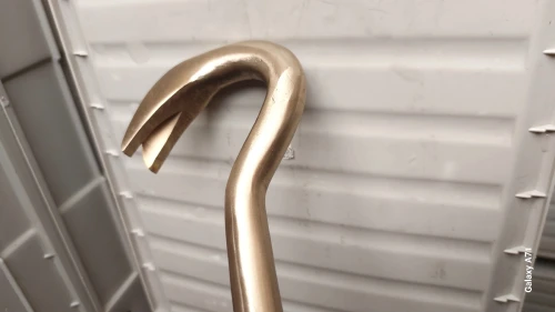 Pied de biche en bronze ADF