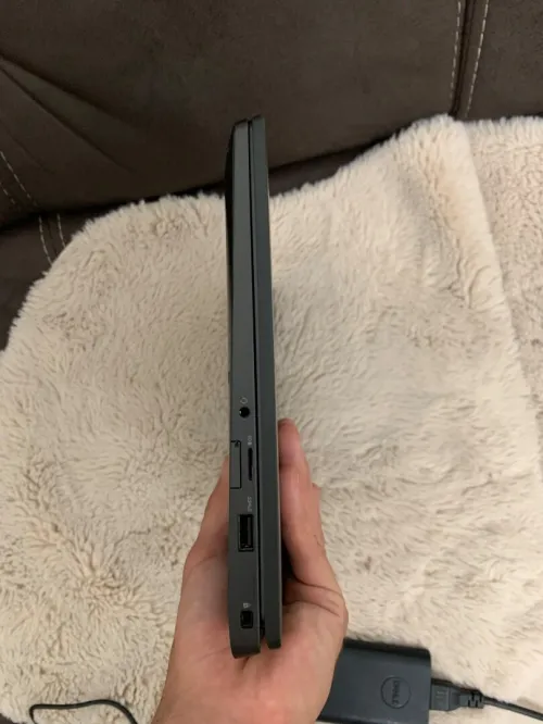 Sold laptop Dell latitude 7400 i5 8eme