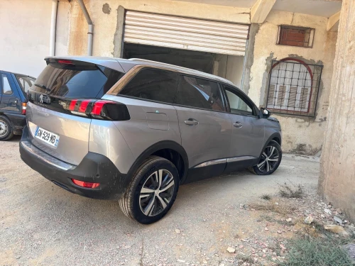 Peugeot 5008 2023 Allure