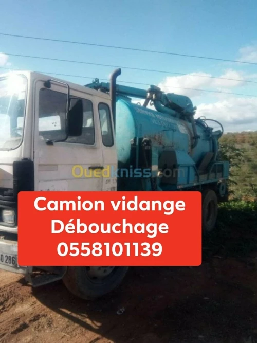 Camion vidange fosse septique Débouchage canalisation curage .
