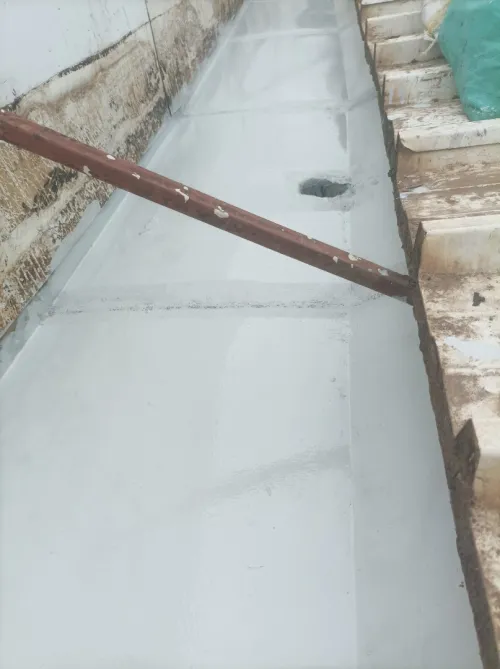 étanchéité membrane et étanchéité liquide des chenaux en polyuréthane et  traitement de joint
