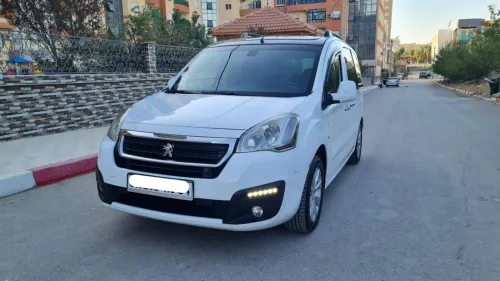 Peugeot Partner 2016 Tepee Allure 