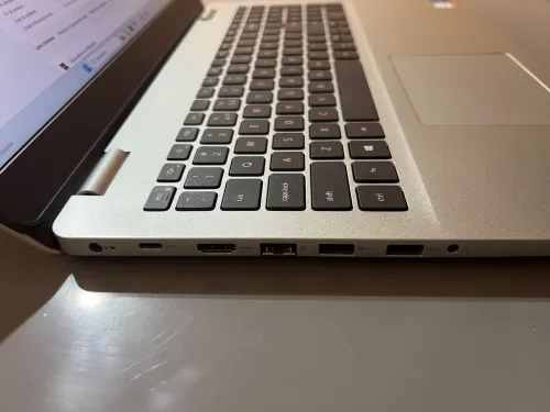 Dell Inspiron 3501 Intel Core i5 11 génération 16 Go RAM SSD 512 Go