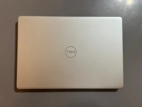 Dell Inspiron 3501 Intel Core i5 11 génération 16 Go RAM SSD 512 Go