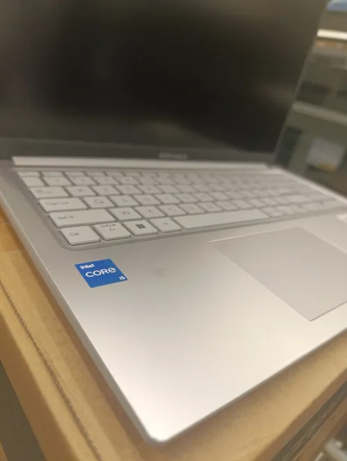 PC PORTABLE ASUS VIVOBOOK X1504V / I5-1334U 3.50 GHz/ 8GB / 512GB SSD / ECRAN OLED 15.6" FULL HD / WINDOWS 11 HOME ORIGINAL X1504V