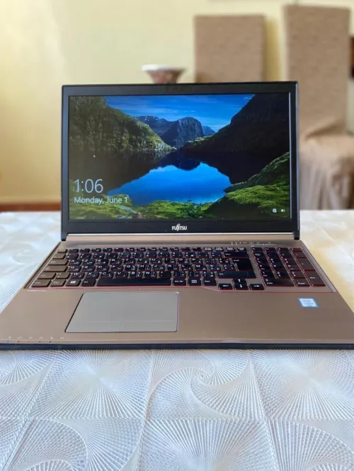 PC Portable Fujitsu Lifebook E756 15-6ème 8 Go RAM 256 Go SSD Bon État Avec Chargeur Original