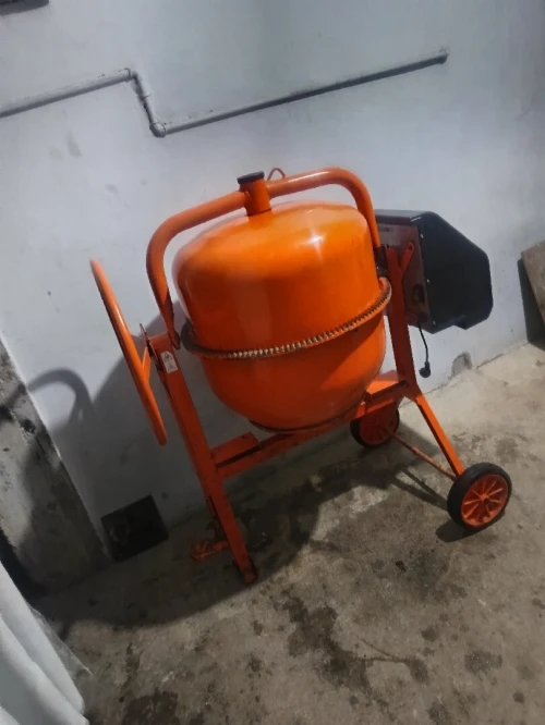 Betonnier électrique 220V Portugal 190L Très Bon état