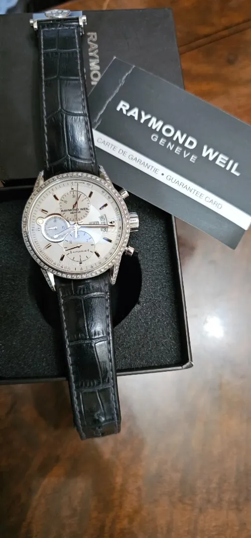 Montre diamant saphir