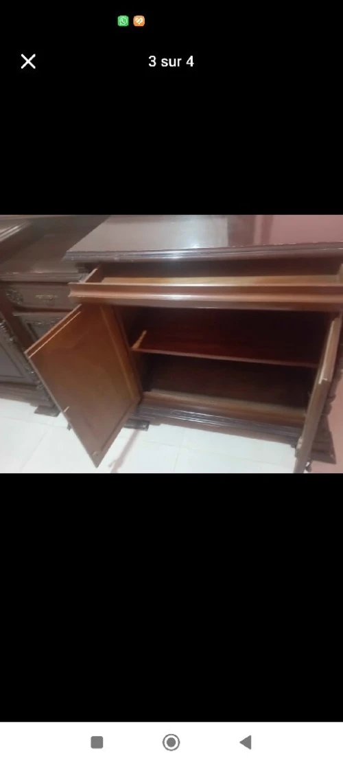 Grand buffet en bois massif avec miroir