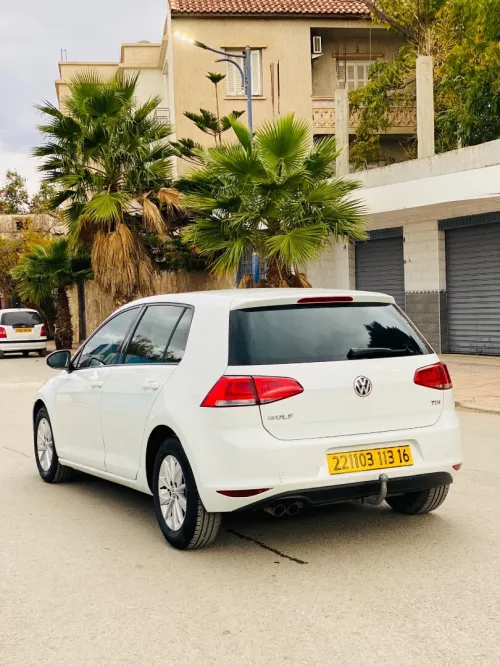Volkswagen Golf 7 2013 Trend line